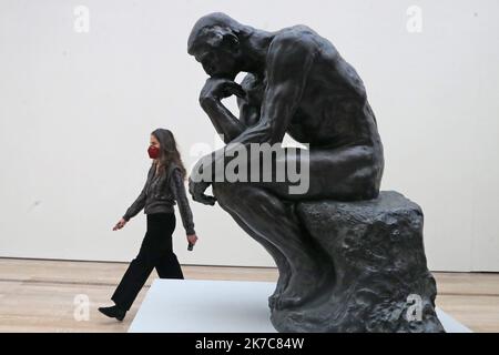 ©PHOTOPQR/L'ALSACE/Darek SZUSTER ; Riehen ; 11/12/2020 ; L'Exposition Rodin Arp va ouvrir au public ce week-end à la Fondation Beyeler. - 2020/12/11. Zum ersten Mal bringt eine Museumsausstellung Auguste Rodin (1840–1917) und Hans Arp (1886–1966) in Dialog und verbindet das bahnbrechende Werk des großen Reformers der Skulptur aus dem späten 19.. Jahrhundert mit dem einflussreichen Werk eines Hauptdarstellers der abstrakten Skulptur aus dem 20.. Jahrhundert. Stockfoto