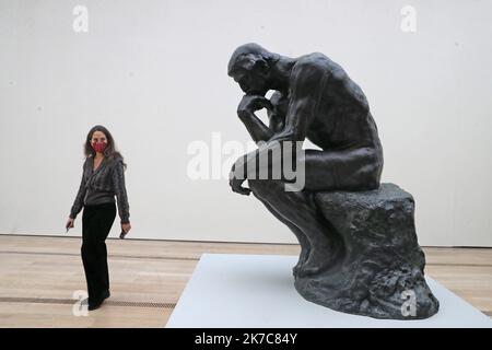 ©PHOTOPQR/L'ALSACE/Darek SZUSTER ; Riehen ; 11/12/2020 ; L'Exposition Rodin Arp va ouvrir au public ce week-end à la Fondation Beyeler. - 2020/12/11. Zum ersten Mal bringt eine Museumsausstellung Auguste Rodin (1840–1917) und Hans Arp (1886–1966) in Dialog und verbindet das bahnbrechende Werk des großen Reformers der Skulptur aus dem späten 19.. Jahrhundert mit dem einflussreichen Werk eines Hauptdarstellers der abstrakten Skulptur aus dem 20.. Jahrhundert. Stockfoto