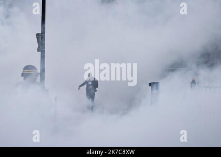 ©PHOTOPQR/PRESSE OCEAN/Romain Boulanger ; ; NANTES LE DIMANCHE 13. DEZEMBER 2020, MANIFESTATION D'AU MOINS 350 UNTERSTÜTZER GEGEN LA DIRECTION DU FC NANTES ET WALDEMAR KITA AU RANZAY près DU STADE DE LA BEAUJOIRE - Nantes, Frankreich, dezember 13. 2020 Anhänger protestieren gegen Waldemar Kita, Präsident des französischen Fußballvereins Nantes Stockfoto