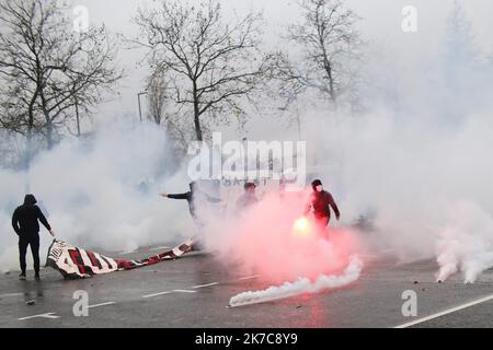 ©PHOTOPQR/PRESSE OCEAN/Romain Boulanger ; ; NANTES LE DIMANCHE 13. DEZEMBER 2020, MANIFESTATION D'AU MOINS 350 UNTERSTÜTZER GEGEN LA DIRECTION DU FC NANTES ET WALDEMAR KITA AU RANZAY près DU STADE DE LA BEAUJOIRE - Nantes, Frankreich, dezember 13. 2020 Anhänger protestieren gegen Waldemar Kita, Präsident des französischen Fußballvereins Nantes Stockfoto