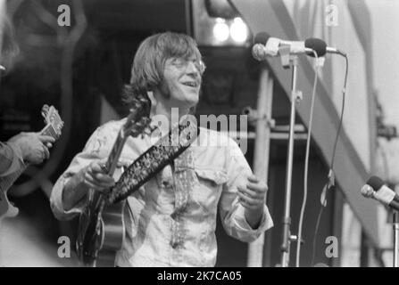 ©Philippe Gras / Le Pictorium/MAXPPP - Philippe Gras / Le Pictorium - 30/08/1970 - Royaume-Uni / Angleterre / Ile de Wight - John Sebastian lors du fameux Festival de l'Ile de Wight en 1970, on estime qu'entre 600 et 700 000 personnes y assisterent. dimanche 30 aout 1970 / 30/08/1970 - Vereinigtes Königreich / England / Isle of Wight - John Sebastian während des berühmten Isle of Wight Festivals im Jahr 1970, wird geschätzt, dass zwischen 600 und 700.000 Menschen besucht. Sonntag, 30. August 1970 Stockfoto