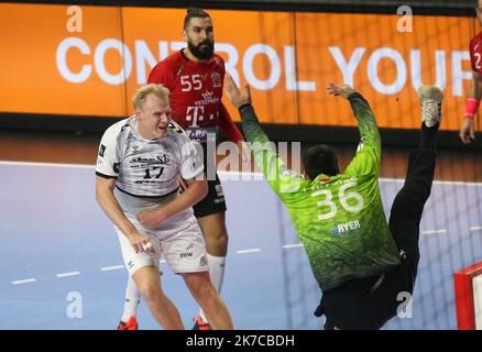 ©Laurent Lairys/MAXPPP - Patrick Wiencek vom THW KIEL beim EHF Champions League 2020, Finale 4, Handballspiel zwischen THW Kiel und Telekom Veszprem HC am 28. Dezember 2020 in der Lanxess Arena in Köln, Deutschland - Foto Laurent Lairys / MAXPPP Stockfoto