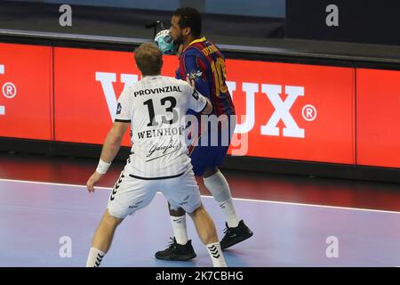 ©Laurent Lairys/MAXPPP - Cedric Sorhaindo des FC Barcelone während der EHF Champions League, des vierten Finals, des letzten Handballspiels zwischen THW Kiel und FC Barcelona am 29. Dezember 2020 in der Lanxess Arena in Köln, Deutschland - Foto Laurent Lairys / MAXPPP Stockfoto