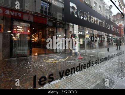 ©PHOTOPQR/VOIX DU Nord/Baziz Chibane ; 05/01/2021 ; LILLE - Le : 05/01/2021 - Les Cafés, les Bars et les Restaurants sont toujours fermes. FOTO : BAZIZ CHIBANE / LA VOIX DU Nord Cafés, Bars und Restaurants sind immer geschlossen Stockfoto