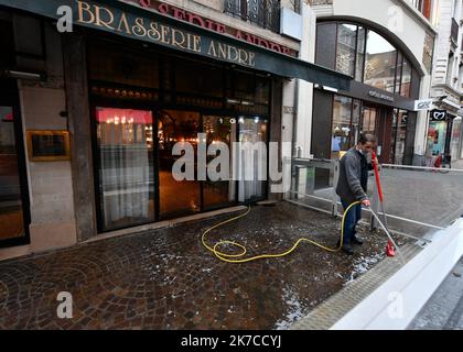 ©PHOTOPQR/VOIX DU Nord/Baziz Chibane ; 05/01/2021 ; LILLE - Le : 05/01/2021 - Les Cafés, les Bars et les Restaurants sont toujours fermes. FOTO : BAZIZ CHIBANE / LA VOIX DU Nord Cafés, Bars und Restaurants sind immer geschlossen Stockfoto