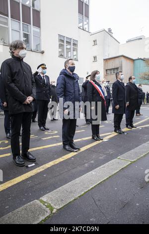 07/01/2021 - Frankreich / Paris. @ Pool/ Pierre VASSAL/Maxppp Riss, desinateur membre de la Redaktion de Charlie Hebdo, Emmanuel Gregoire, 1er adjoint a la mairie de Paris, Anne Hidalgo, maire de Paris, Gerald Darmanin, Ministre de l'Interieur, Et francois Hollande, ancien President de la Republique, lors de la Ceremonie en Hommage aux victimes de l'attaque contre la Redaktion du Journal satirique Charlie Hebdo. Tribut am 7. Januar 2021 in Paris vor Charlie Hebdos ehemaligen Büros gelegt, während einer Zeremonie anlässlich des sechsten Jahrestages des Angriffs der szeitschrift, die 12 Peo tötete Stockfoto