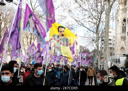 ©PHOTOPQR/LA PROVENCE/VALERIE VREL ; Marseille ; 09/01/2021 ; Manifestation en soutien au peuple Kurde massacré par la politique d'Erdogan, et notamment en hommâge aux trois résistantes assassassinées en 2013 à Paris , par un commando Turc , semble-t-il . La Manifestation Aura rassemblé plusieurs collectifs de défense des droits humains et de partis politiques : Osez le Féminisme, PCF, NPA, Les Associations des femmes kurdes, FI... Demonstration in Marseille, Südfrankreich, am 9. Januar 2021 zum Gedenken an die Tötung der drei kurdischen Aktivisten, die am 9. Januar 2013 in Pa getötet wurden Stockfoto