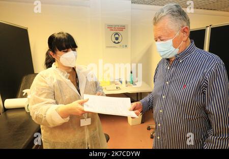 ©PHOTOPQR/NICE MATIN/Patrice Lapoirie ; Cannes ; 13/01/2021 ; Cannes: premières Impfungen des plus de 75 ans au Palais des Festivals erste Impfungen für Menschen über 75 im Palais des Festivals in Cannes am 13. Januar 2021 Stockfoto