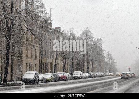 ©PHOTOPQR/L'EST REPUBLICAIN/ALEXANDRE MARCHI ; NANCY ; 14/01/2021 ; UMWELT - METEO - METEOROLOGIE - NEIGE - FROID - HIVER. Nancy, 14. Januar 2021. La neige sur l'Avenue de Strasbourg. FOTO Alexandre MARCHI. - Schneewelle traf Nordostfrankreich am 14. 2021. januar Stockfoto