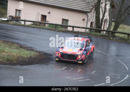 ©PHOTOPQR/LA PROVENCE/DUCLET Stéphane ; Corps ; 21/01/2021 ; Rallye de Monté Carlo 2021. Spéciale Saint Didier en Devoluy - Korps. Neuville - die Rallye Monte Carlo 2021 21. januar 2021 Stockfoto