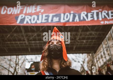 ©Olivier Donnars / Le Pictorium/MAXPPP - Olivier Donnars / Le Pictorium - 31/01/2021 - Frankreich / Ile-de-France / Paris - A l'Appel du mouvement « Marchons Enfants !», quelques Milliers de personnes se sont assembles devant le ministere de la sante pour protester contre le projet de loi bioethique, la PMA et la GPA. / 31/01/2021 - Frankreich / Ile-de-France (Region) / Paris - auf den Aufruf der Bewegung "Let's March for Children" versammelten sich einige Tausend Menschen vor dem Gesundheitsministerium, um gegen das Bioethik-Gesetz, die PMA und die GPA zu protestieren. Stockfoto