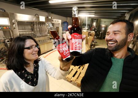 ©PHOTOPQR/NICE MATIN/Philipe Arnassan ; saint raphael ; 12/02/2021 ; la Brasserie raphaeloise Riviera Beer sort son 1er Cola, nommé riviera Cola, il est le seul en PACA a en produire Saint Raphaël , Frankreich , februar 12. 2021 - neue Soda in Südfrankreich : Riviera Cola Stockfoto