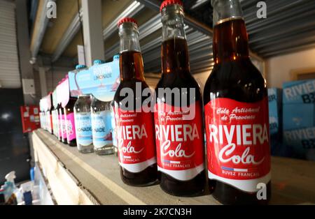 ©PHOTOPQR/NICE MATIN/Philipe Arnassan ; saint raphael ; 12/02/2021 ; la Brasserie raphaeloise Riviera Beer sort son 1er Cola, nommé riviera Cola, il est le seul en PACA a en produire Saint Raphaël , Frankreich , februar 12. 2021 - neue Soda in Südfrankreich : Riviera Cola Stockfoto