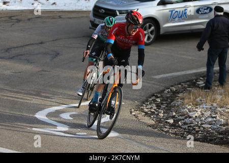 ©Laurent Lairys/MAXPPP - Jack Haig von Bahrain - Sieger und Patrick Konrad von BORA - hansgrohe während der Tour de la Provence, Etappe 3, Istres – Chalet Reynard ( Mont Ventoux ) am 13. Februar 2021 in Bédoin, Frankreich - Foto Laurent Lairys / MAXPPP Stockfoto