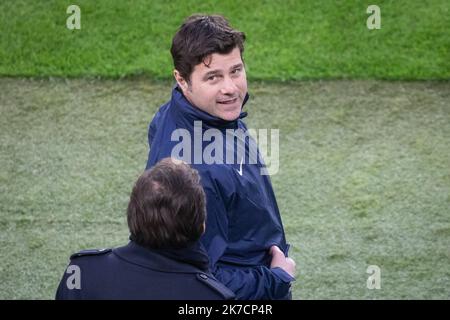 ©PHOTOPQR/LE PARISIEN/Fred Dugit ; Barcelone ; 15/02/2021 ; Sports Cam Nou (Barcelone), le 15 février 2021 Entrainement du Paris Saint Germain à la veille du choc contre le Barca en 8e de finale aller de la ligue des Champions Mauricio Pochettino Photo LP / Fred Dugit - PSG Training Session Stockfoto