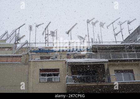 ©Pierre Berthuel / Le Pictorium/MAXPPP - Pierre Berthuel / Le Pictorium - 16/02/2021 - Grece / Attique / Athenes - Episode de neige dans la capitale Grecque Athenes. / 16/02/2021 - Griechenland / Attika / Athen - die Stadt Athen ist von Schnee bedeckt. Stockfoto