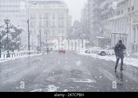 ©Pierre Berthuel / Le Pictorium/MAXPPP - Pierre Berthuel / Le Pictorium - 16/02/2021 - Grece / Attique / Athenes - Episode de neige dans la capitale Grecque Athenes. / 16/02/2021 - Griechenland / Attika / Athen - die Stadt Athen ist von Schnee bedeckt. Stockfoto