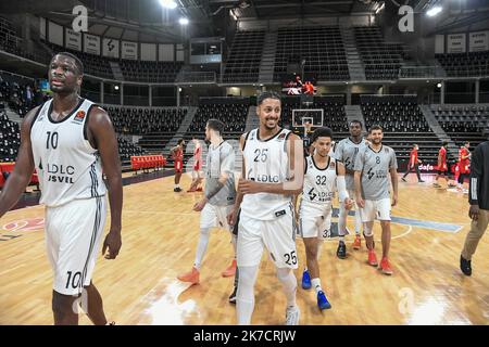 ©PHOTOPQR/LE PROGRES/Joël PHILIPPON - Villeurbanne 19/02/2021 - Asvel-Bayern München. Euroligue. 19 février 2021 -La joie des villeurbane nais au Coup de sifflet final. Stockfoto