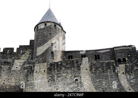 ©PHOTOPQR/L'INDEPENDANT/BOYER CLAUDE ; CARCASSONNE ; 19/02/2021 ; RETOUR A LA CITE MEDIEVALE PLUS DE 2 ANS APRES L'INSTALLATION DE L'OEUVRE D'ART COMTEMPORAIN DE L'ARTISTE SUISSE FELICE VARINI CERCLES CONCENTRIQUES EXCENTRIQUES / LES TRACES SUR LES MURS DES REMPARTS ET DES TOURS DE LA CITE MEDIEVALE COTE PORTE D'AUDE SONT ENCORE VISIBLES / 2 JAHRE NACH SWIW ARTIST Felice Varini Malerei Kunstwerk auf Carcassonne Stadt, Südwest-Frankreich, sind einige Spuren noch sichtbar Stockfoto