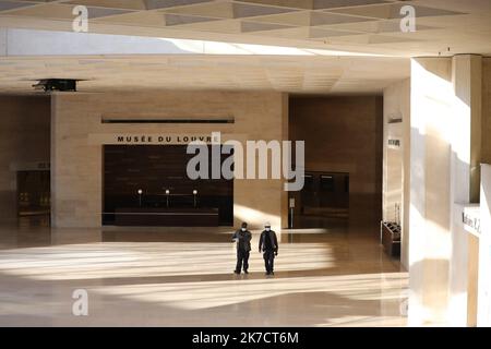 ©PHOTOPQR/LE PARISIEN/Arnaud Journois ; PARIS ; 11/02/2021 ; REPORTAGE AU MUSEE DU LOUVRE FERME AU PUBLIC EN RAISON DE LA PANDEMIE DE COVID-19 / LA VIE D'UN MUSEE VIDE DE VISITEURS - Paris, Frankreich, februar 11. 2021 für Besucher wegen der covid-19 Pandemie geschlossen, Louvre Museum. Ein unglaublicher Aufenthalt Stockfoto