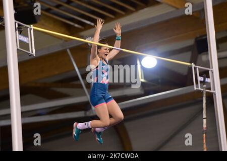 ©PHOTOPQR/LA MONTAGNE/Richard BRUNEL ; ; 27/02/2021 ; All Star Perche 2021, Holy Bradshaw gagne le concours femmes, , Aubiere le 27/02/2021 Foto R Brunel All Star Perche international Indoor Pole vaulting Leichtathletik Treffen bei der Jean Pellez Stadion in Aubiere , in der Nähe von Clermont-Ferrand , Mittelfrankreich , auf Februar 27 , 2021 . Stockfoto