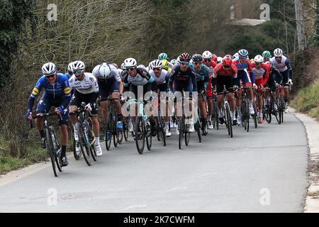 ©Laurent Lairys/MAXPPP - Julian Alaphilippe von Deceuninck - schneller Schrittwährend des Omloop Het Nieuwsblad 2021, Radrennen, Gand - Ninove am 27. Februar 2021 in Ninove, Belgien - Foto Laurent Lairys / MAXPPP Stockfoto