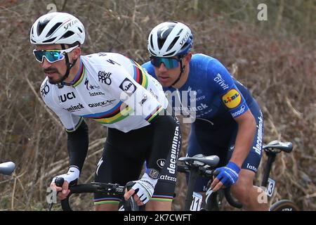 ©Laurent Lairys/MAXPPP - Julian Alaphilippe von Deceuninck - schneller Schrittwährend des Omloop Het Nieuwsblad 2021, Radrennen, Gand - Ninove am 27. Februar 2021 in Ninove, Belgien - Foto Laurent Lairys / MAXPPP Stockfoto