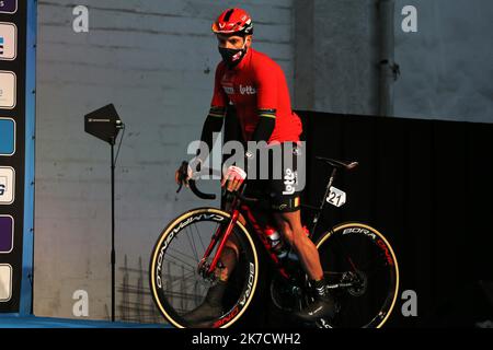 ©Laurent Lairys/MAXPPP - GILBERT Philippe von Lotto Soudal beim Omloop Het Nieuwsblad 2021, Radrennen, Gand - Ninove am 27. Februar 2021 in Ninove, Belgien - Foto Laurent Lairys / MAXPPP Stockfoto