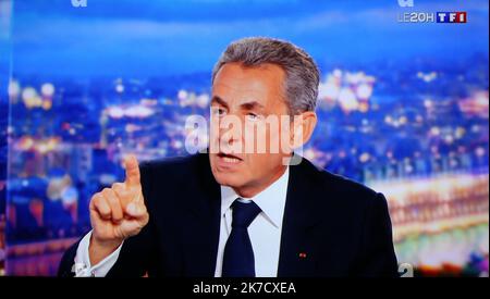 ©PHOTOPQR/L'ALSACE/Jean-François FREY ; ; 03/03/2021 ; L'ancien président de la république Nicolas Sarkozy lors de son Intervention au Journal de 20H de TF1. Der ehemalige französische Präsident Nicolas Sarkozy wird am 3. März 2021 von dem Journalisten Gilles Bouleau im Studio der Abendnachrichten des französischen Fernsehsenders TF1 interviewt Stockfoto