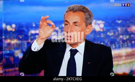 ©PHOTOPQR/L'ALSACE/Jean-François FREY ; ; 03/03/2021 ; L'ancien président de la république Nicolas Sarkozy lors de son Intervention au Journal de 20H de TF1. Der ehemalige französische Präsident Nicolas Sarkozy wird am 3. März 2021 von dem Journalisten Gilles Bouleau im Studio der Abendnachrichten des französischen Fernsehsenders TF1 interviewt Stockfoto