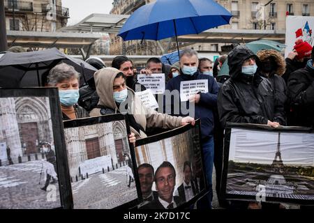 ©THOMAS PADILLA/MAXPPP - 16/03/2021 ; PARIS , FRANCE; RASSEMBLEMENT A L' APPEL DU COLLECTIF PRESTATAIRES FOIRES ET SALONS ET DU BUREAU DES INTERMITTENTS DE L' EVENEMENTIEL, POUR MARQUER UN AN D' ARRET D' ACTIVITE DANS CE SECTEUR ET RECLAMER DES AIDES, PORTE DE VERSAILLES. Erster Jahrestag des Endes der Messen Paris 16. März 2021 Stockfoto