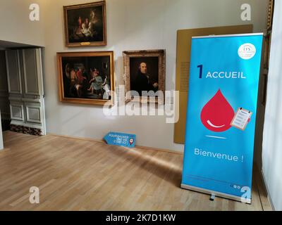 ©PHOTOPQR/LE BIEN PUBLIC/Rémy DISSOUBRAY - 19/03/2021 DIJON - Le musée des Beaux-Arts accueille... Une collecte de sang Le musée des Beaux-Arts accueille pour la première fois une collecte de sang, ce venderredi. L'occasion pour le musée d'ouvrir ses portes brièvement, en peine crise sanitaire. Dijon, Frankreich, märz 19. 2021. Ein kultureller Besuch im Beaux Arts Museum in Dijon... Das Museum veranstaltet diesen Freitag zum ersten Mal eine Blutabnahme. Die Möglichkeit für das Museum, inmitten einer Gesundheitskrise kurz seine Türen zu öffnen, da alle Kulturstätten monatelang geschlossen sind Stockfoto