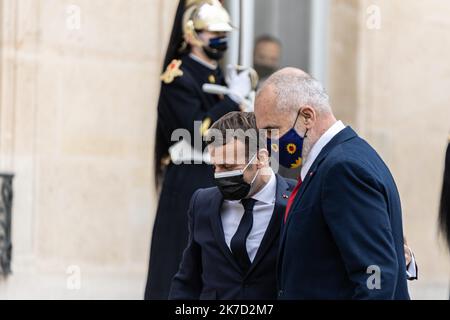 ©Sadak Souici / Le Pictorium/MAXPPP - Sadak Souici / Le Pictorium - 22/3/2021 - Frankreich / Ile-de-France / Paris - M. Edi RAMA, Premier Ministre de la Republique d'Albanie est recu par le President de la republique Francaise, Emmanuel Macron / 22/3/2021 - Frankreich / Ile-de-France (Region) / Paris - Edi RAMA, Premierminister der Republik Albanien, wird vom Präsidenten der Französischen Republik, Emmanuel Macron, empfangen Stockfoto