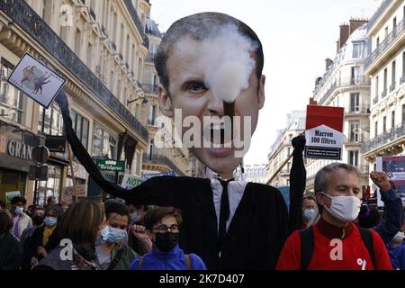 ©PHOTOPQR/LE PARISIEN/Olivier CORSAN ; Paris ; 28/03/2021 ; Marche pour la climate Paris - FRANKREICH Protest for a 'true' law on Climate, on March 28, 2021 in Paris . Stockfoto