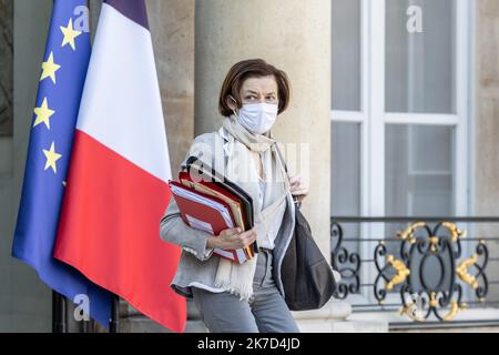 ©Sadak Souici / Le Pictorium/MAXPPP - Sadak Souici / Le Pictorium - Ministerrat vom 31. märz 2021 - 31/3/2021 - Frankreich / Ile-de-France (Region) / Paris - Frau Florence PARLY, Ministerin der Streitkräfte beim Austritt aus dem Ministerrat, Am 31. März 2021 im Elysee Palace. Stockfoto