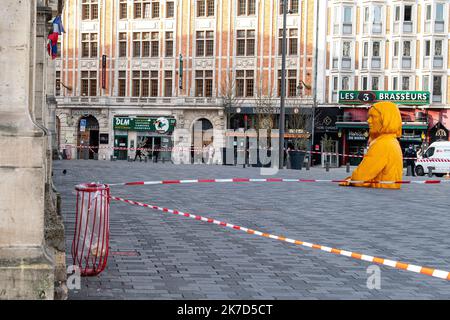 ©PHOTOPQR/VOIX DU Nord/PASCAL BONNIERE ; 06/04/2021 ; LILLE 06.04.2021 Evakuierung des 2 gares a Lille avec de gros moyens de Police et Grand Perimeter de securite .PHOTO PASCAL BONNIERE / LA VOIX DU Nord Lille Bahnhof Attack alert on April 6, 2021 Stockfoto