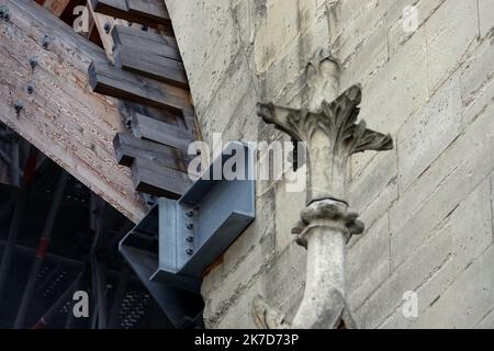 ©PHOTOPQR/L'EST REPUBLICAIN/ALEXANDRE MARCHI ; PARIS ; 12/04/2021 ; PATRIMOINE - HISTOIRE DE FRANCE - CATHEDRALE GOTHIQUE NOTRE DAME DE PARIS - TRAVAUX - CHANTIER - REKONSTRUKTION. Paris 12 April 2021. Le chantier de mise en sécurité de la cathédrale Notre-Dame de Paris, deux ans après le violent incendie du 15 avril 2019, avant sa Restauration et sa reconstruction. FOTO Alexandre MARCHI. - Paris, Frankreich, april 12. 2021. Werke in der Kathedrale Notre Dame von Paris, die vor 2 Jahren von einem Brand verwüstet wurde Stockfoto