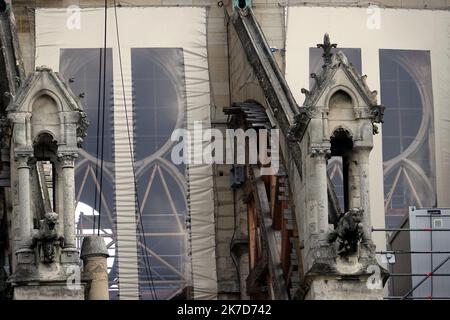 ©PHOTOPQR/L'EST REPUBLICAIN/ALEXANDRE MARCHI ; PARIS ; 12/04/2021 ; PATRIMOINE - HISTOIRE DE FRANCE - CATHEDRALE GOTHIQUE NOTRE DAME DE PARIS - TRAVAUX - CHANTIER - REKONSTRUKTION. Paris 12 April 2021. Le chantier de mise en sécurité de la cathédrale Notre-Dame de Paris, deux ans après le violent incendie du 15 avril 2019, avant sa Restauration et sa reconstruction. FOTO Alexandre MARCHI. - Paris, Frankreich, april 12. 2021. Werke in der Kathedrale Notre Dame von Paris, die vor 2 Jahren von einem Brand verwüstet wurde Stockfoto