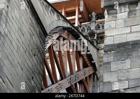 ©PHOTOPQR/L'EST REPUBLICAIN/ALEXANDRE MARCHI ; PARIS ; 12/04/2021 ; PATRIMOINE - HISTOIRE DE FRANCE - CATHEDRALE GOTHIQUE NOTRE DAME DE PARIS - TRAVAUX - CHANTIER - REKONSTRUKTION. Paris 12 April 2021. Le chantier de mise en sécurité de la cathédrale Notre-Dame de Paris, deux ans après le violent incendie du 15 avril 2019, avant sa Restauration et sa reconstruction. FOTO Alexandre MARCHI. - Paris, Frankreich, april 12. 2021. Werke in der Kathedrale Notre Dame von Paris, die vor 2 Jahren von einem Brand verwüstet wurde Stockfoto