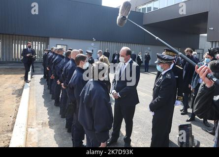 ©PHOTOPQR/L'ALSACE/Darek SZUSTER ; Lutterbach ; 20/04/2021 ; Le Premier ministre Jean Castex et le ministre de la Justice Éric Dupond - Moretti en visite à la pentnis de Lutterbach, qui devrait ouvrir à l'automne, ce mardi 20 avril Lutterbach, Frankreich, april 20. 2021 Frankreich müssen mehr Gefängnisse bauen : 15 000 Plätze werden von dem französischen Premierminister JeanCastex und Justizminister EricDupontMoretti eingerichtet Stockfoto