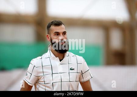 ©PHOTOPQR/LA PROVENCE/JEROME REY ; 23/04 Komma annoncé par L'Équipe ce vendredi matin, la Fédération française de Tennis (FFT) a décidé de sanctionner Benoît Paire pour ses comportements déplacés à répétition . Le Français est privé des Jeux Olympique de Tokyo. ARCHIV wie die Zeitung L'Équipe am Freitagmorgen mitteilte, hat der französische Tennisverband (FFT) beschlossen, Benoît Paire für sein wiederholtes unangemessenes Verhalten zu bestrafen. Die Franzosen werden der Olympischen Spiele in Tokio beraubt. FILES Avignon ; 07/12/2020 ; Sorgues Tennis Club Sorguais tournoi Challenge pro Benoit Paire Stockfoto