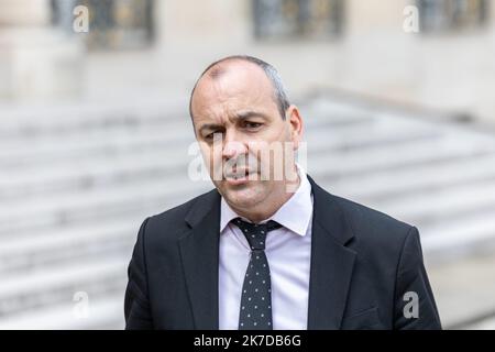 ©Sadak Souici / Le Pictorium/MAXPPP - Sadak Souici / Le Pictorium - 29/4/2021 - Frankreich / Ile-de-France / Paris - M. Laurent BERGER, Secretaire General de la CFDT . Les organisations syndicales et patronales ont ete conviees par l'Elysee a une reunion, avec le President de la Republique Francaise, Emmanuel Macron, pour travailler sur des Solutions a la crise economique et sociale liee a l'epidemie. / 29/4/2021 - Frankreich / Ile-de-France (Region) / Paris - Laurent BERGER, Generalsekretär der CFDT. Die Gewerkschaften und Arbeitgeberorganisationen wurden von der Elysee zu einem Treffen eingeladen Stockfoto