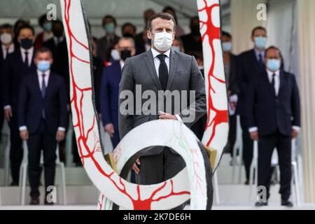 @ Pool/Stephane Lemouton/Maxppp, Paris, Frankreich, 2021/05/10 Le président de la République française, Emmanuel Macron commémore la Journée nationale des mémoires, de la traite, de l'esclavage et de leurs abolitions au jardin du Luxembourg à Paris, Frankreich, le 10 Mai 2021. © Stéphane Lemouton/Beestimage der französische Präsident Emmanuel Macron gedenkt am 10. Mai 2021 im Jardin du Luxembourg in Paris, Frankreich, des Nationalen Tages der Erinnerungen, des Sklavenhandels, der Sklaverei und ihrer Abschaffung. Stockfoto