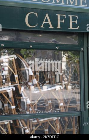 ©Naemie Bourtin / Le Pictorium/MAXPPP - Naemie Bourtin / Le Pictorium - 11/5/2021 - Frankreich / Bouches-du-Rhone / Marseille - Bars, Terrassen und Restaurants fermes, a vendre ou en preparation de la reouverture prevue le 19 Mai. / 11/5/2021 - Frankreich / Bouches-du-Rhone / Marseille - Bars, Terrassen und Restaurants geschlossen, zum Verkauf oder in Vorbereitung auf die Wiedereröffnung am 19. Mai. Stockfoto