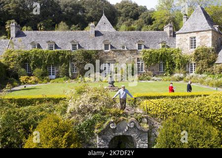 ©PHOTOPQR/OUEST FRANCE/Marc OLLIVIER ; Trédarzec ; 14/05/2021 ; Le célèbre chausseur français Christian Louboutin est le nouveau propriétaire du jardin de Kerdalo à Trédarzec, dans les Côtes-d’Armor en Bretagne. Der berühmte französische Schuhmacher Christian Louboutin ist der neue Besitzer des Jardin de Kerdalo in Trédarzec, in der Region Côtes-d'Armor in der Bretagne. Stockfoto