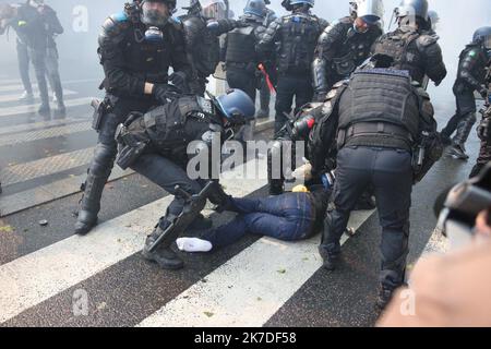 ©PHOTOPQR/LE PARISIEN/Olivier Arandel ; Paris ; 15/05/2021 ; Paris, Boulevard Ornano Samedi 15 Mai 2021 Manifestation interdite pour la Palestine Paris Organisatoren von pro-Palästina Demo Gelübde zu gehen trotz Ban Frankreich Mai 15 Stockfoto