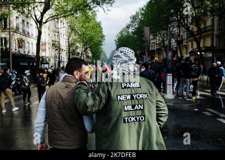 ©Jan Schmidt-Whitley/Le Pictorium/MAXPPP - Jan Schmidt-Whitley/Le Pictorium - 15/05/2021 - Frankreich / Paris / Paris - en depit de l'Interdiction de la Manifestation par la prefecture de Paris, Des Milliers de personnes se sont rassemblees dans les rues de Paris pour montrer leur soutien a Gaza et leur opposition a la politique israelienne. De nombreux petits groupes de Manifest de sont promenes principalement dans le nord de la capitale. Des heurts ont eu lieu pres de la Porte de Clignancourt. / 15/05/2021 - Frankreich / Paris / Paris - Trotz des Demonstrationsverbots der Präfektur Paris Stockfoto