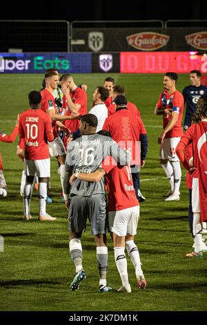 Aurelien Morissard / IP3; LOSC das Team von Lille feiert am 23. Mai 2021 im Raymond Kopa Stadion in Angers, Frankreich, den Sieg gegen Angers SCO während des Fußballspiels der französischen Ligue 1 zwischen dem Lille Olympique Sporting Club (LOSC) und dem Angers Sporting Club de l'Ouest (Angers SCO). Stockfoto