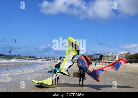 ©PHOTOPQR/PRESSE OCEAN/ROMAIN BOULANGER ; ; ; LA BAULE LE DIMANCHE 23 MAI 2021, AMBIANCE SUR LA PLAGE DE LA BAULE - 2021/05/24. Allgemeiner Blick auf den Strand, nördlich von Frankreich Stockfoto