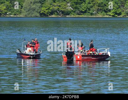 ©PHOTOPQR/LE PROGRES/Philippe TRIAS - 31/05/2021 - Exercice feu de forêt, Maisod, 31 Mai 2021. -Exercice de feu de forêt avec l'appui d'un bombardier d'Eau Canadair sur la Zone de Maisod et le lac de Vouglans. - 2021/05/31. Waldbrandübung mit Unterstützung eines Canadair-Wasserbombers Stockfoto